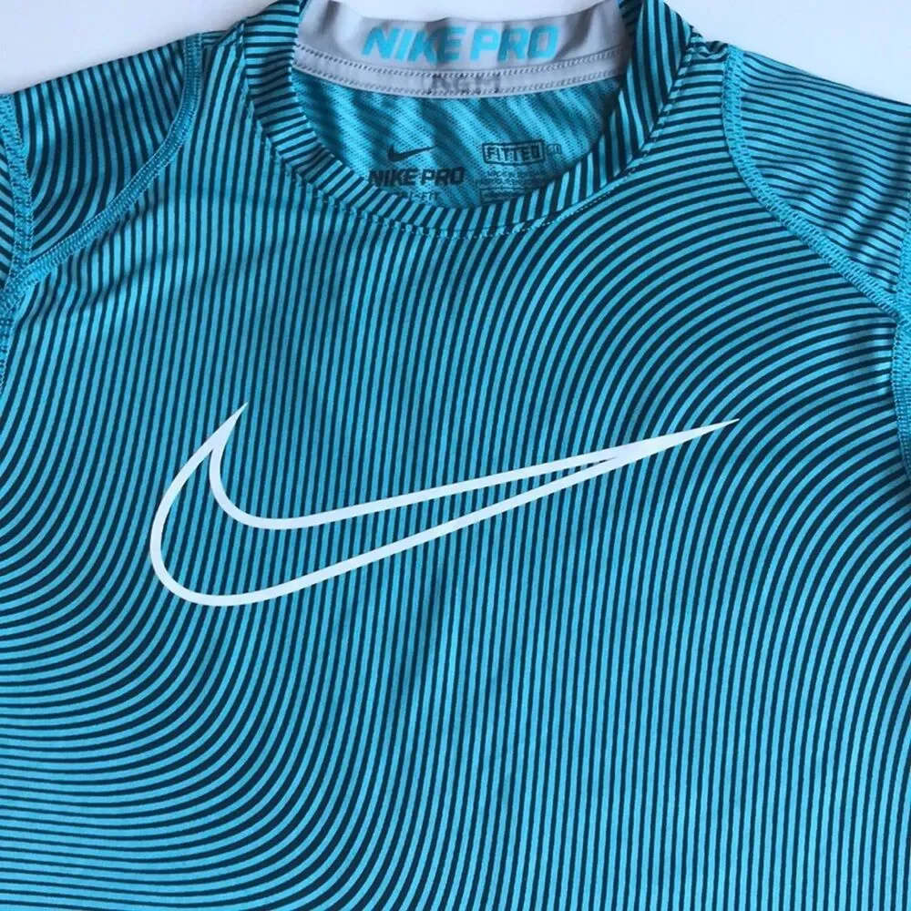 EUC Kids Nike Pro Dri-fit fitted top Boys Size Medium